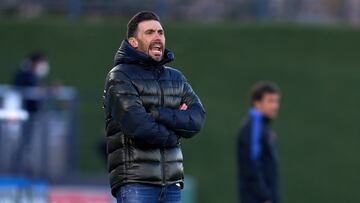 La mano derecha de Quique Setién en Las Palmas, el Betis y el Barcelona. Eder ha cogido las riendas del Andorra y en su primera temporada lo ascendió a Segunda. Este año luchará por conseguir la permanencia. Debutará como primer entrenador en el fútbol profesional.