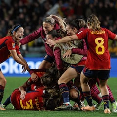 ¡Éxtasis de España y a la final!