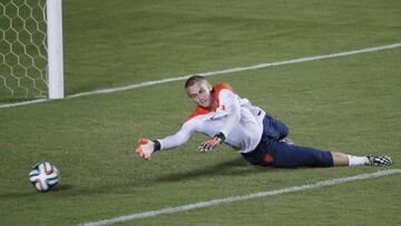 Barcelona busca a Cillesen ante la complicaciones por Alves