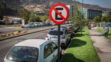 Muchos chilenos no conocen esta Ley de Tránsito: si ignoras este cartel arriesgas una multa de $100 mil pesos