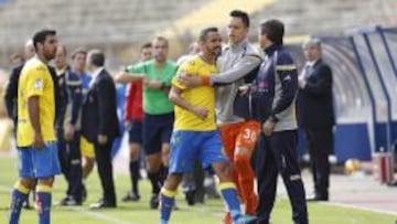 Ángel López, durante la acción que le acarreó la sanción.