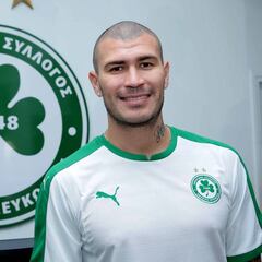 Chatón Enríquez, presentado en el fútbol de Chipre