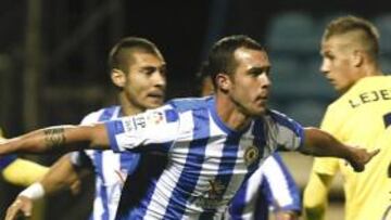 <b>ALEGRÍA. </b>Urko Vera celebra de esta forma el gol de la victoria conseguido en el minuto 93.