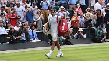 Roger Federer no se desgató en su debut y salió triunfador de la pista en la que ha levantado ya siete títulos.