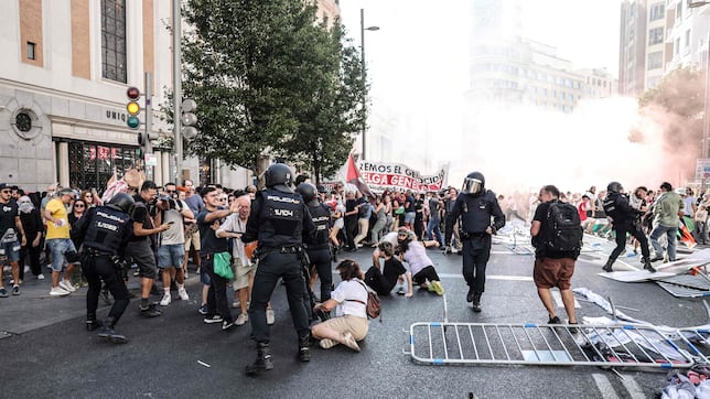 El caos se apodera del final de La Vuelta en Madrid