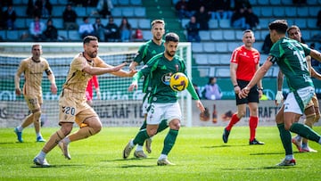 Álvaro Sanz, centrocampista del Racing de Ferrol, durante el partido contra el Eibar en A Malata.