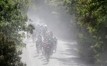 El sterrato vuelve al Giro con un Pogacar que pretende atacar