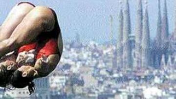 <b>ROZANDO EL BRONCE.</b> Leire Santos (en primer plano) y Lola Sáez de Ibarra soñaron con subir al podio, pero en el último salto se vieron relegadas a la cuarta plaza por las rusas.