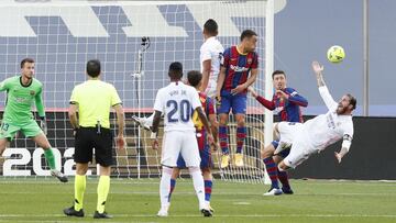 Soccer Football - La Liga Santander - FC Barcelona v Real Madrid - Camp Nou, Barcelona, Spain - October 24, 2020 Real Madrid&#039;s Sergio Ramos is fouled in the penalty by Barcelona&#039;s Clement Lenglet and a penalty is awarded REUTERS/Albert Gea
 PENA