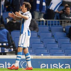 Oyarzabal relanza a la Real con dos goles salvadores