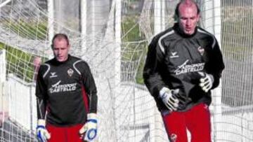 <b>ILUSIONADO. </b>Oliva volverá a defender al Castellón sobre el terreno de juego en el derbi.