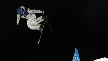 LIVIGNO (Italy), 14/02/2026.- Ailing Eileen Gu of China competes in the Women's Freeski Big Air of the Freestyle Skiing competitions at the Milano Cortina 2026 Winter Olympic Games, in Livigno, Italy, 14 February 2026. (Italia) EFE/EPA/SERGEI ILNITSKY