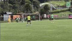 Golazo de Vladimir en el entreno en la previa de Tolima