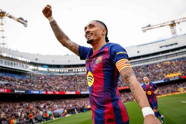 Raphinha celebra el 2-0 al Sevilla. 