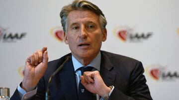 Sebastian Coe, presidente de la IAAF, comparece durante una rueda de prensa.