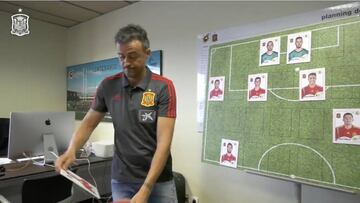 Luis Enrique sigue tirando de inventiva: la lista con "cromos como cuando éramos niños"
