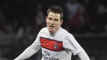 En Francia insisten en Gameiro y ofrecen a Chamakh
