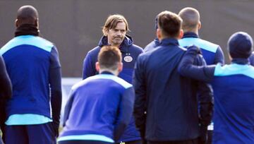 Phillip Cocu prepares for Atleti clash without Luuk de Jong