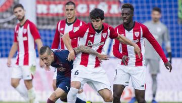 Partido entre el Eibar y el Athletic.
