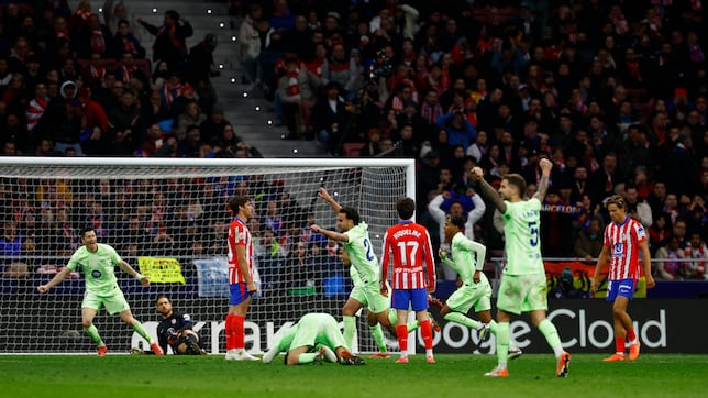 El Barça emerge, Atleti se desangra