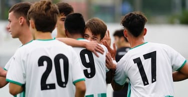 El Racing blinda a Neco Celorio, emblema de la quinta del 2004