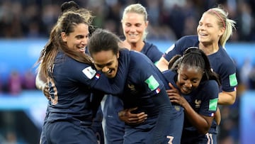 Dominant France lay down World Cup marker in Paris