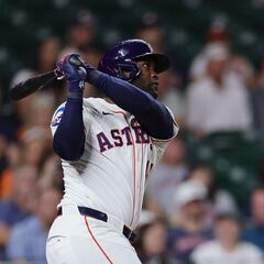Yordan Álvarez pega su primer home run tras fractura de mano