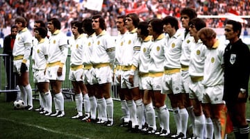 Plantilla del Leeds United 1974/75. Fuente: @kaiserfutbol (X).