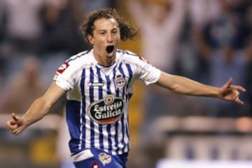 En 2007 llegó al Deportivo La Coruña por 7 millones de euros procedente de Atlas.