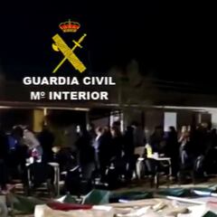 Desalojan una macrofiesta con 401 universitarios