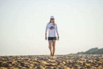 Nuria Gom&agrave;, durante una sesi&oacute;n de fotos en Tarifa con motivo del Strapless kitesurfing PRO 2015.