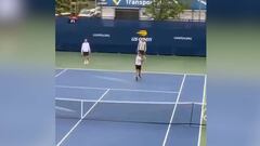 No habrá nadie igual: Federer lo hace y todo el mundo habla