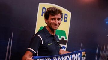 Luis Milla, en su presentación como entrenador del Persib de Indonesia.