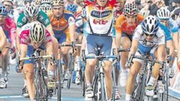 <b>SIN COMPETENCIA. </b>Robbie McEwen ganó claramente el sprint. Segunda victoria para el australiano