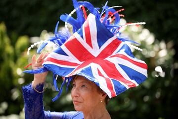 Esta semana se celebra en Ascot, al sur de Inglaterra, la tradicional y pintoresca carrera de caballos con la presencia de la realeza británica.