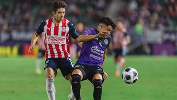 (L-R), Isaac Brizuela of Guadalajara e Ivan Moreno of Mazatlan during the game Mazatlan FC vs Guadalajara, corresponding to 17th round of the Torneo Apertura Grita Mexico A21 of the Liga BBVA MX, at El Kraken Stadium, on November 05, 2021.
<br><br>
(I-D), Isaac Brizuela de Guadalajara e Ivan Moreno de mazatlan durante el partido Mazatlan FC vs Guadalajara, Correspondiente a la Jornada 17 del Torneo Apertura Grita Mexico A21 de la Liga BBVA MX, en el Estadio El Kraken , el 05 de Noviembre de 2021.