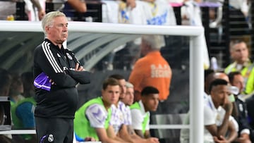 Real Madrid coach Carlo Ancelotti looks on during the international friendly football match between Barcelona and Real Madrid at Allegiant Stadium in Las Vegas, Nevada, on July 23, 2022. (Photo by Frederic J. BROWN / AFP)