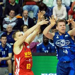 El UCAM castiga al Delteco y sigue en la pelea por el playoff