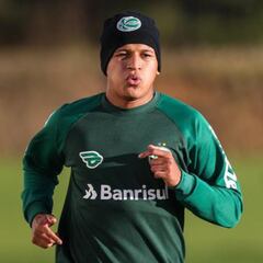 El América consulta por Pacheco