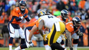 Peyton Manning en el partido contra los Steelers.
