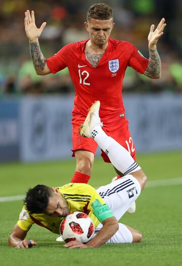 Kieran Trippier y Radamel Falcao.