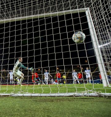 1-0. Brais marcó el primer gol.