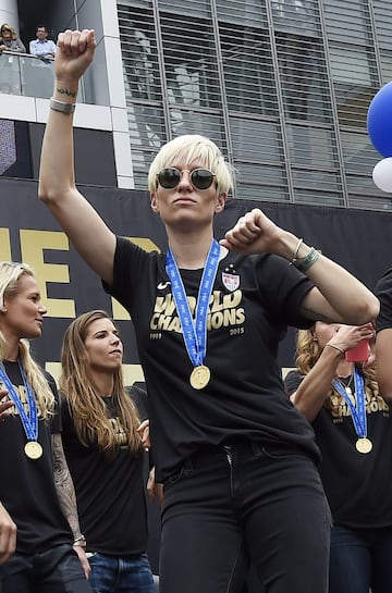 Megan Rapinoe celebrating the World Cup title with the USWNT 