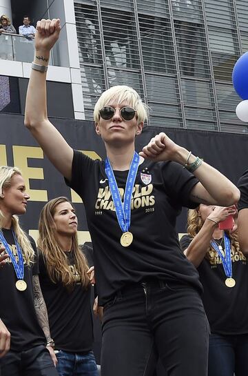 Megan Rapinoe celebrating the World Cup title with the USWNT 