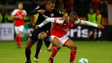 Soccer Football - Bundesliga - Mainz vs Eintracht Frankfurt - Coface Arena, Mainz, Germany - October 27, 2017 Mainz's Abdou Diallo in action with Frankfurt’s Sebastien Haller REUTERS/Kai Pfaffenbach DFL RULES TO LIMIT THE ONLINE USAGE DURING MATCH TIME TO 15 PICTURES PER GAME. IMAGE SEQUENCES TO SIMULATE VIDEO IS NOT ALLOWED AT ANY TIME. FOR FURTHER QUERIES PLEASE CONTACT DFL DIRECTLY AT + 49 69 650050