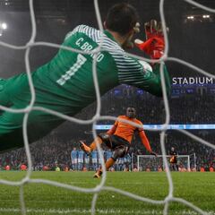 Prensa inglesa y la actuación de Bravo: "Fue catártica"