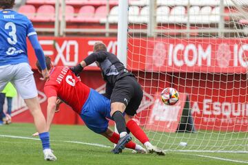 Gol de Javi Cueto, del Algeciras, al Melilla.