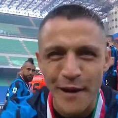 "¡La bandera de Chile!": Inter mostró el festejo más íntimo de Vidal y Alexis por el Scudetto