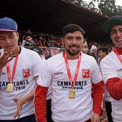 Valdivia gana en tribunales, pero podría tener problemas con FIFA