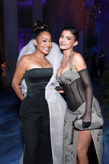 La La Anthony y Kylie Jenner durante la fiesta de la Gala del Met 2025, "Superfine: Sastrer¨ªa de estilo negro", en el Museo Metropolitano de Arte de la ciudad de Nueva York.